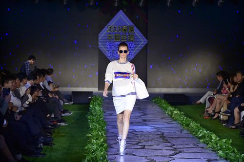 2016春夏中国丝绸流行趋势在杭发布
