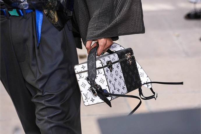 跟着许魏洲我竟然登上了一座名叫「Louis Vuitton」的小岛｜时装周